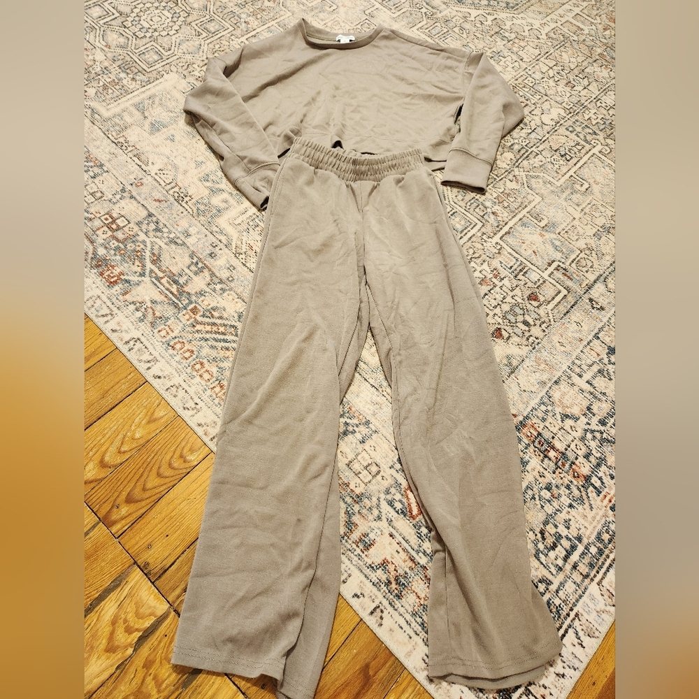 Two piece lounge mathing set